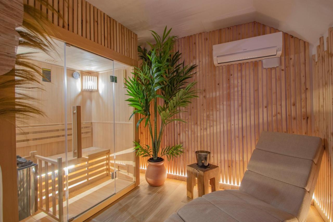 Les Bains D'Eros Hotel Cuers Ngoại thất bức ảnh