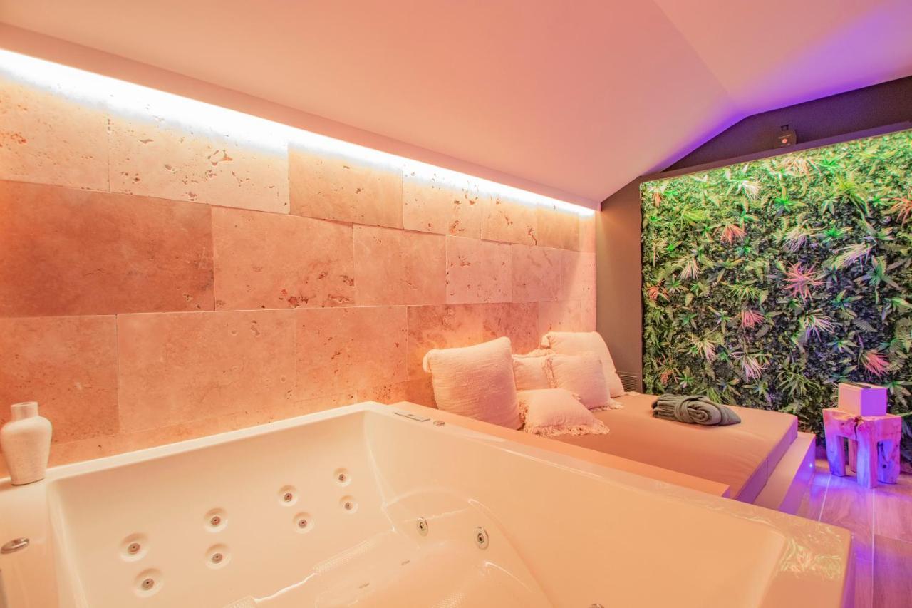 Les Bains D'Eros Hotel Cuers Ngoại thất bức ảnh