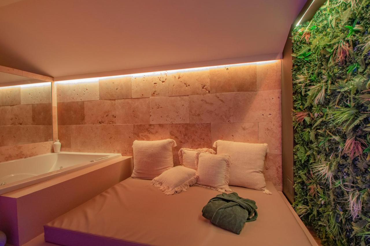 Les Bains D'Eros Hotel Cuers Ngoại thất bức ảnh
