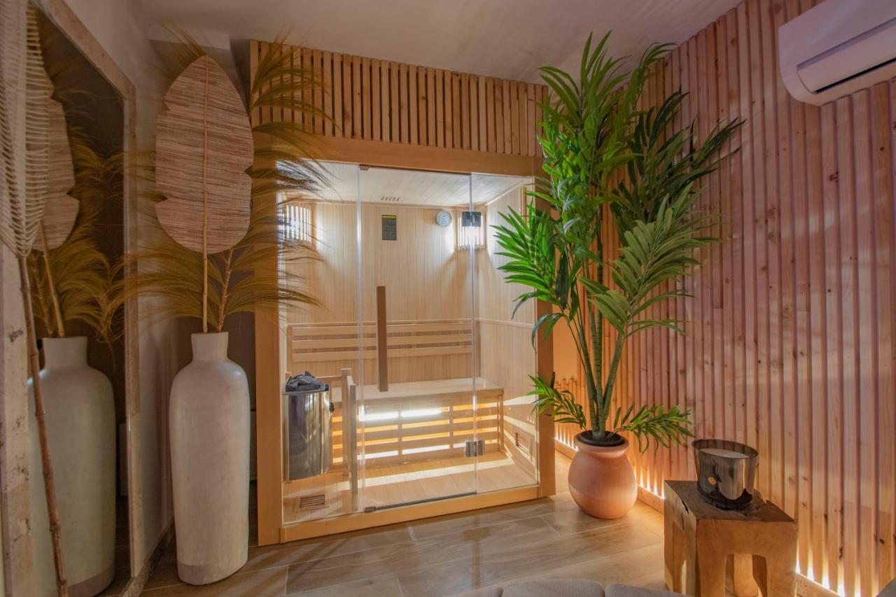 Les Bains D'Eros Hotel Cuers Ngoại thất bức ảnh